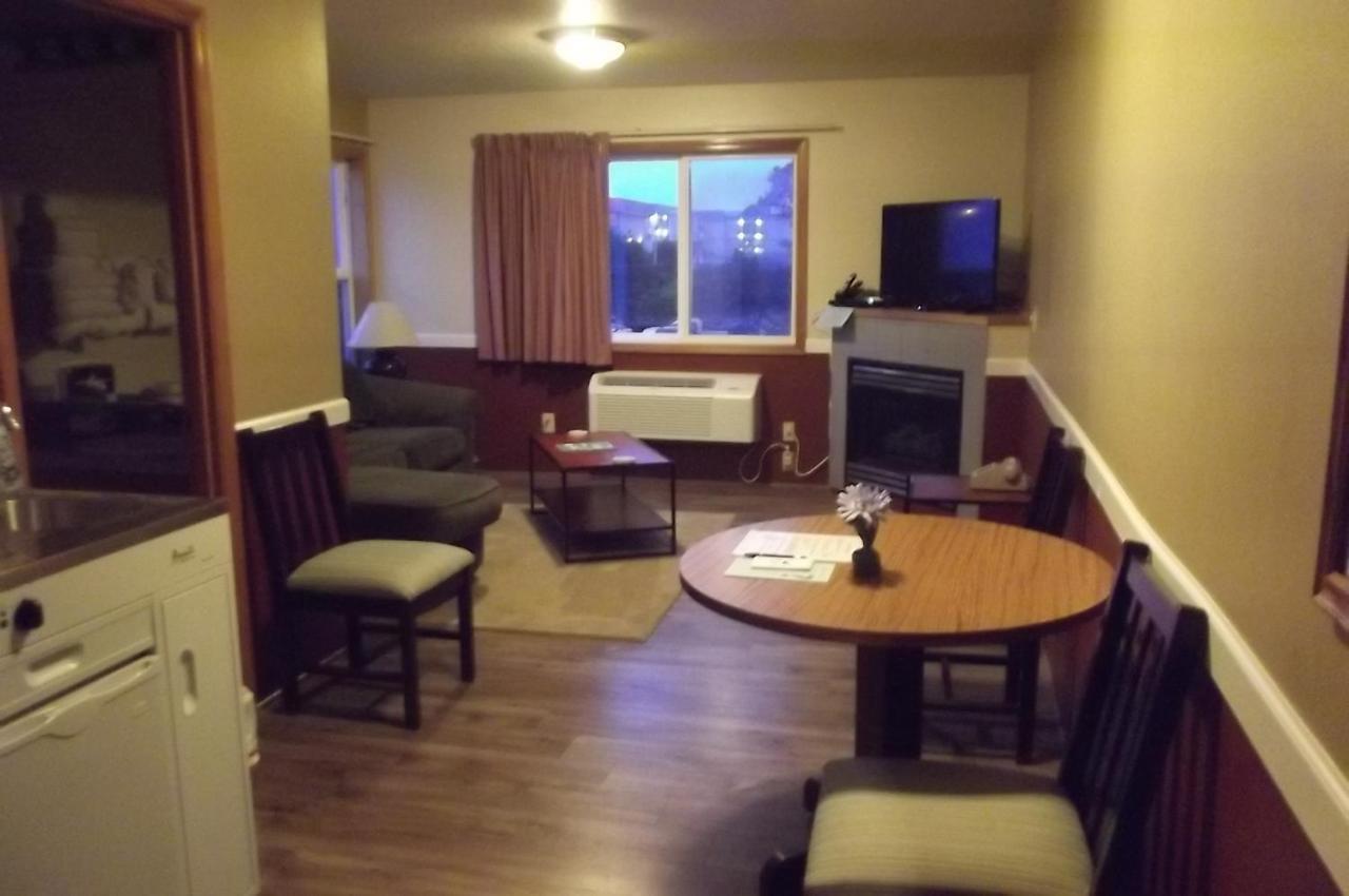 Hillcrest Inn Сийсайд Екстериор снимка