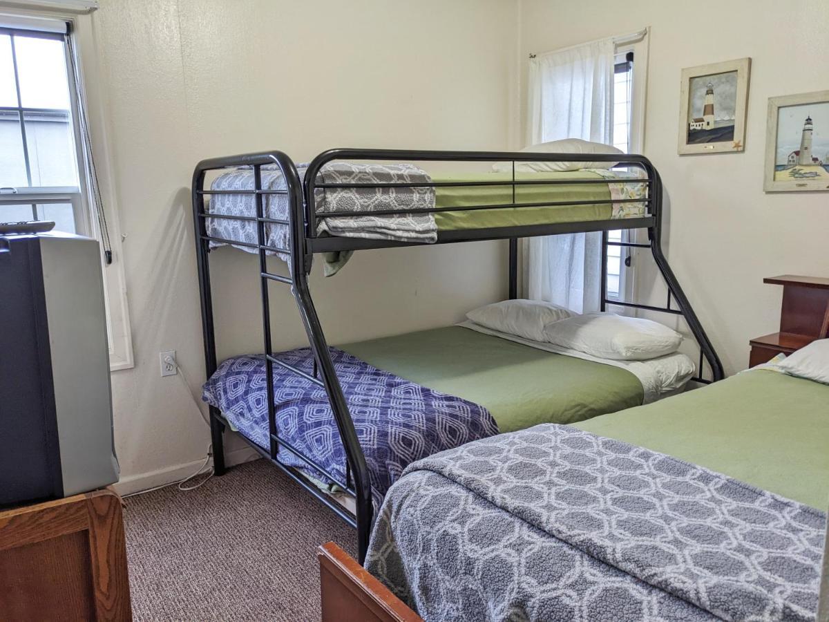 Hillcrest Inn Сийсайд Екстериор снимка