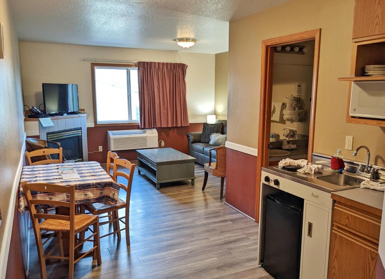 Hillcrest Inn Сийсайд Екстериор снимка