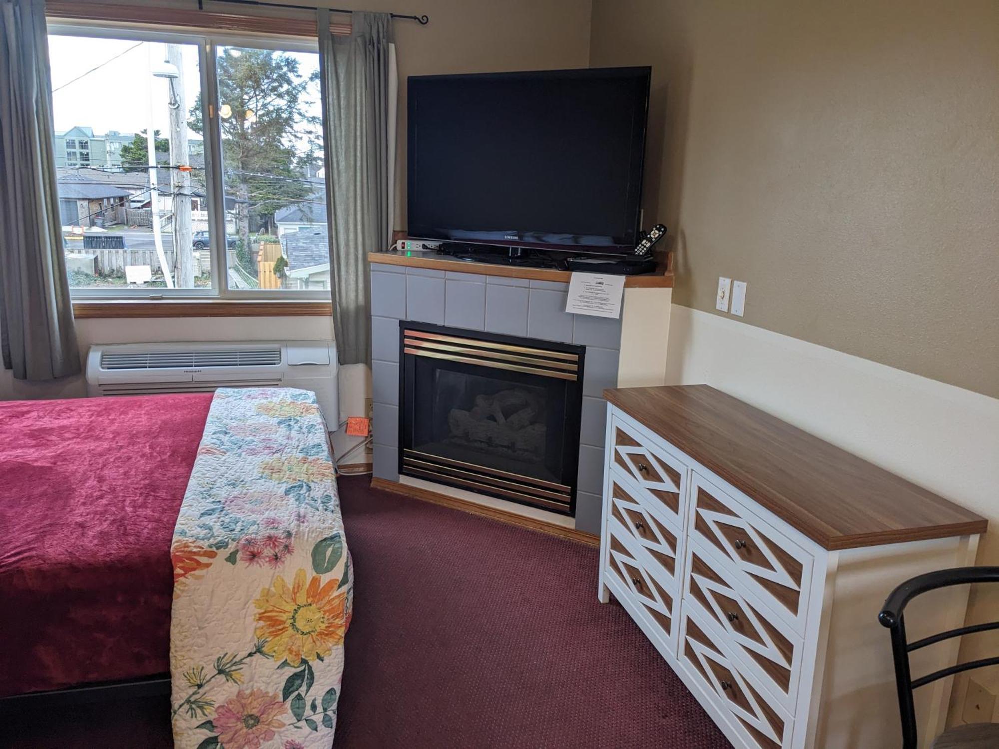 Hillcrest Inn Сийсайд Екстериор снимка