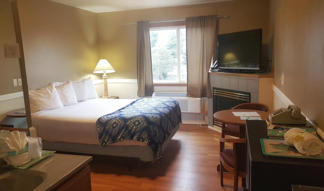 Hillcrest Inn Сийсайд Екстериор снимка
